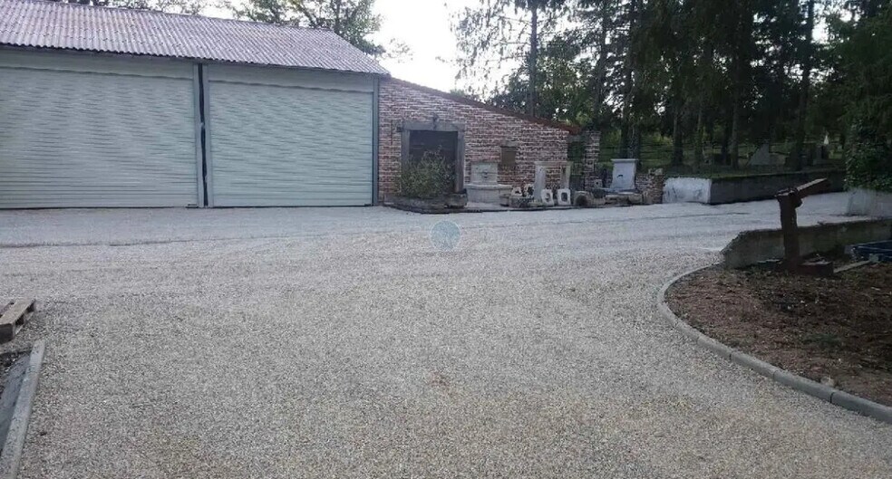 Flex in Coullons for lease - Building Photo - Image 2 of 4