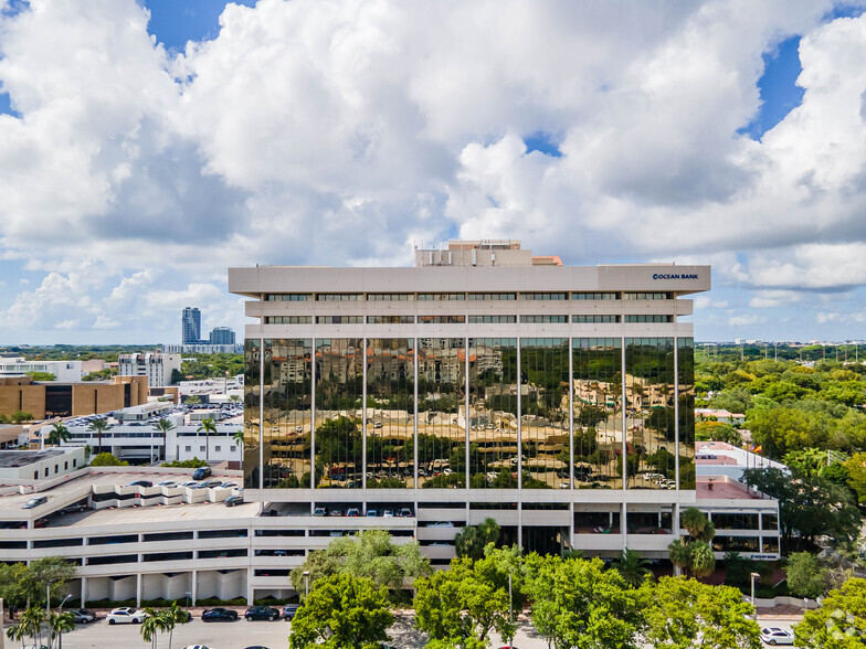 2655 Le Jeune Rd, Coral Gables, FL for lease - Building Photo - Image 3 of 14