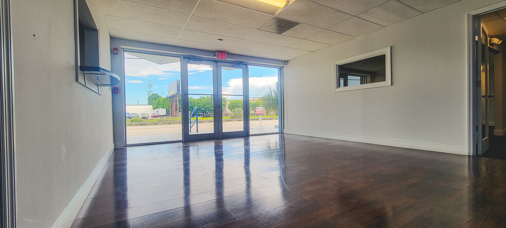 7332 NW 58th St, Miami, FL for lease - Interior Photo - Image 3 of 9