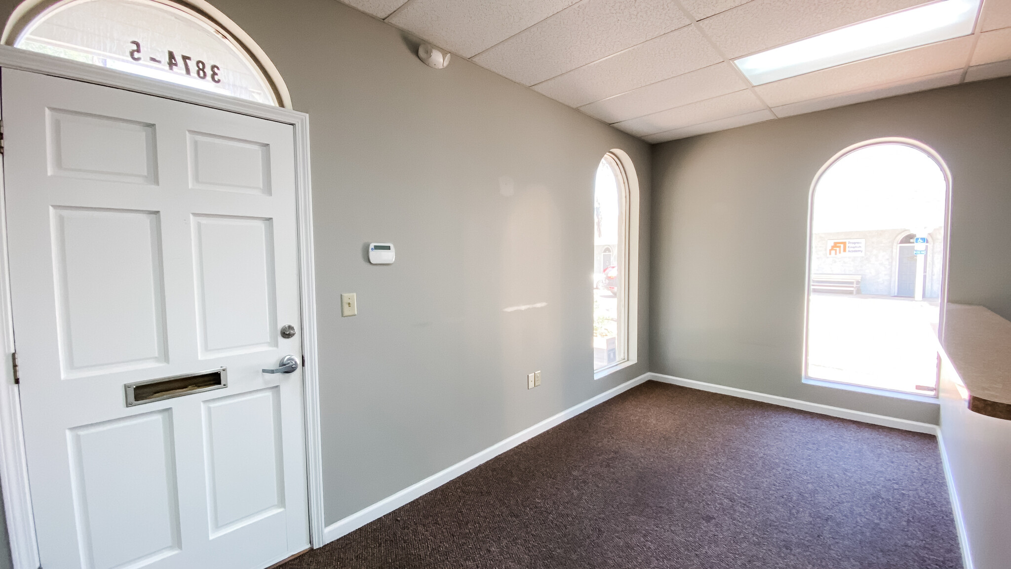 3926-3932 San Jose Park Dr, Jacksonville, FL for lease Interior Photo- Image 1 of 11