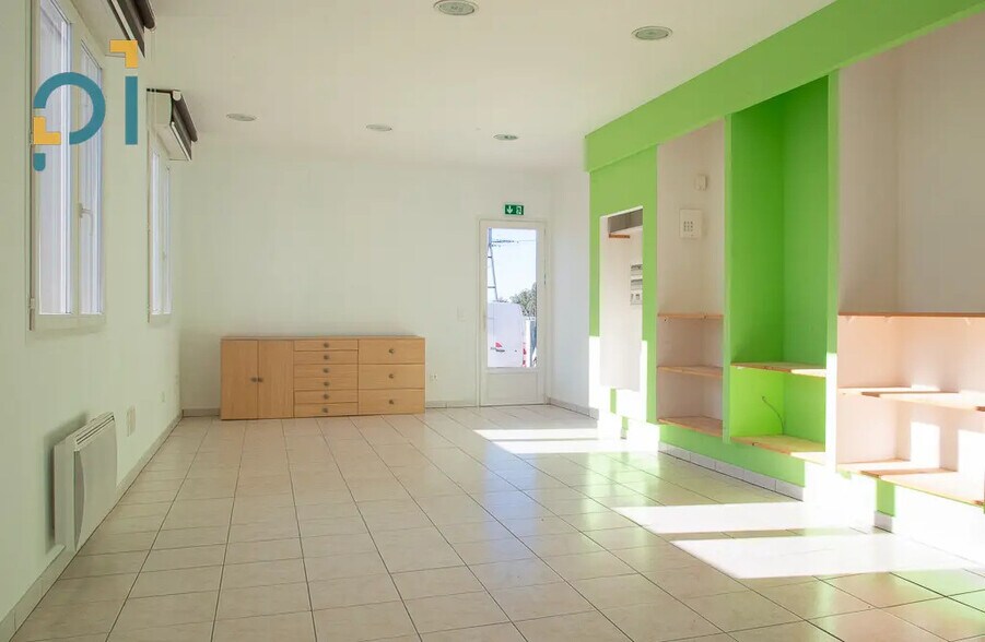 Retail in Lambesc for lease - Building Photo - Image 3 of 5