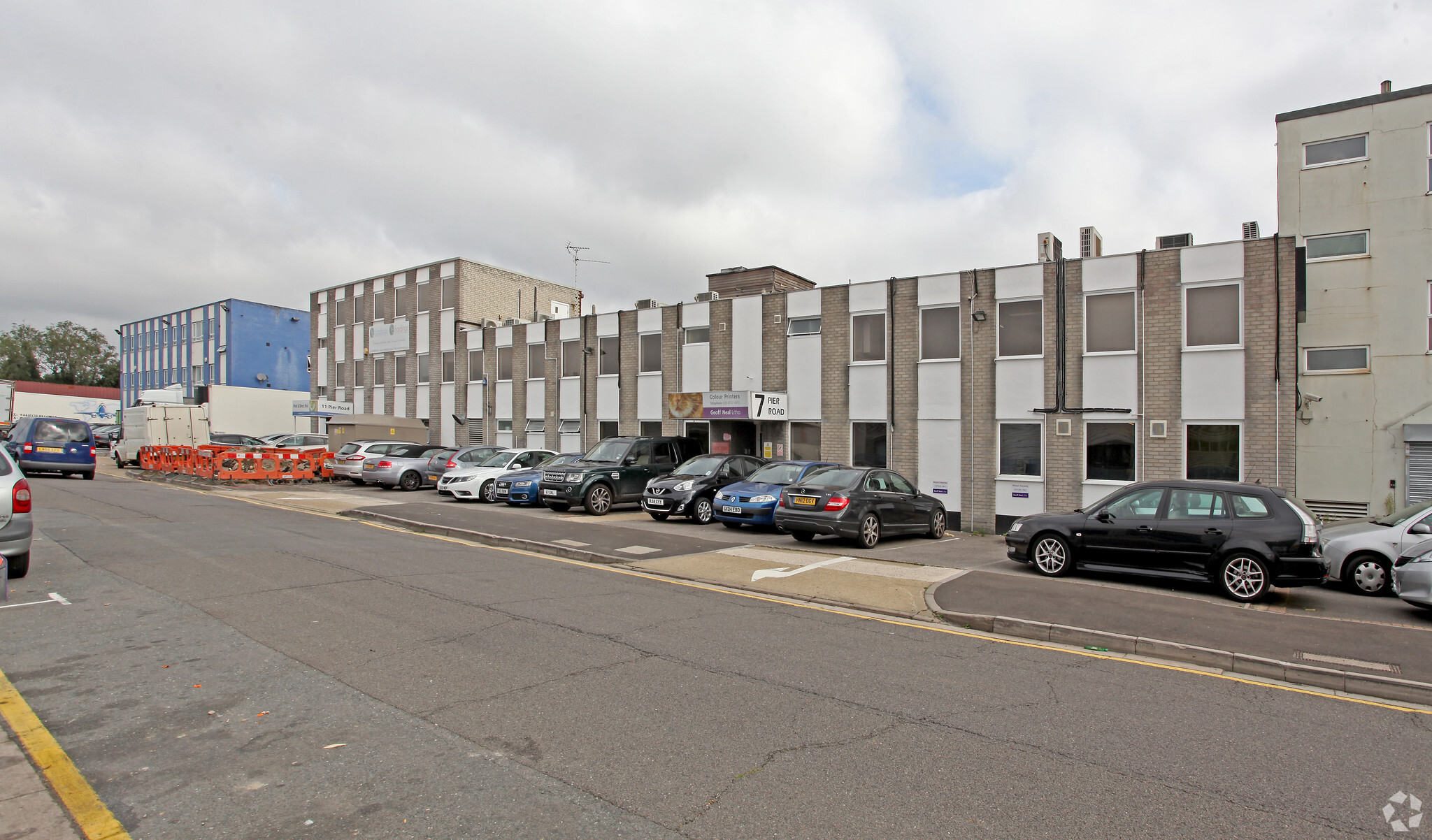 Pier Rd, Feltham for sale Primary Photo- Image 1 of 7