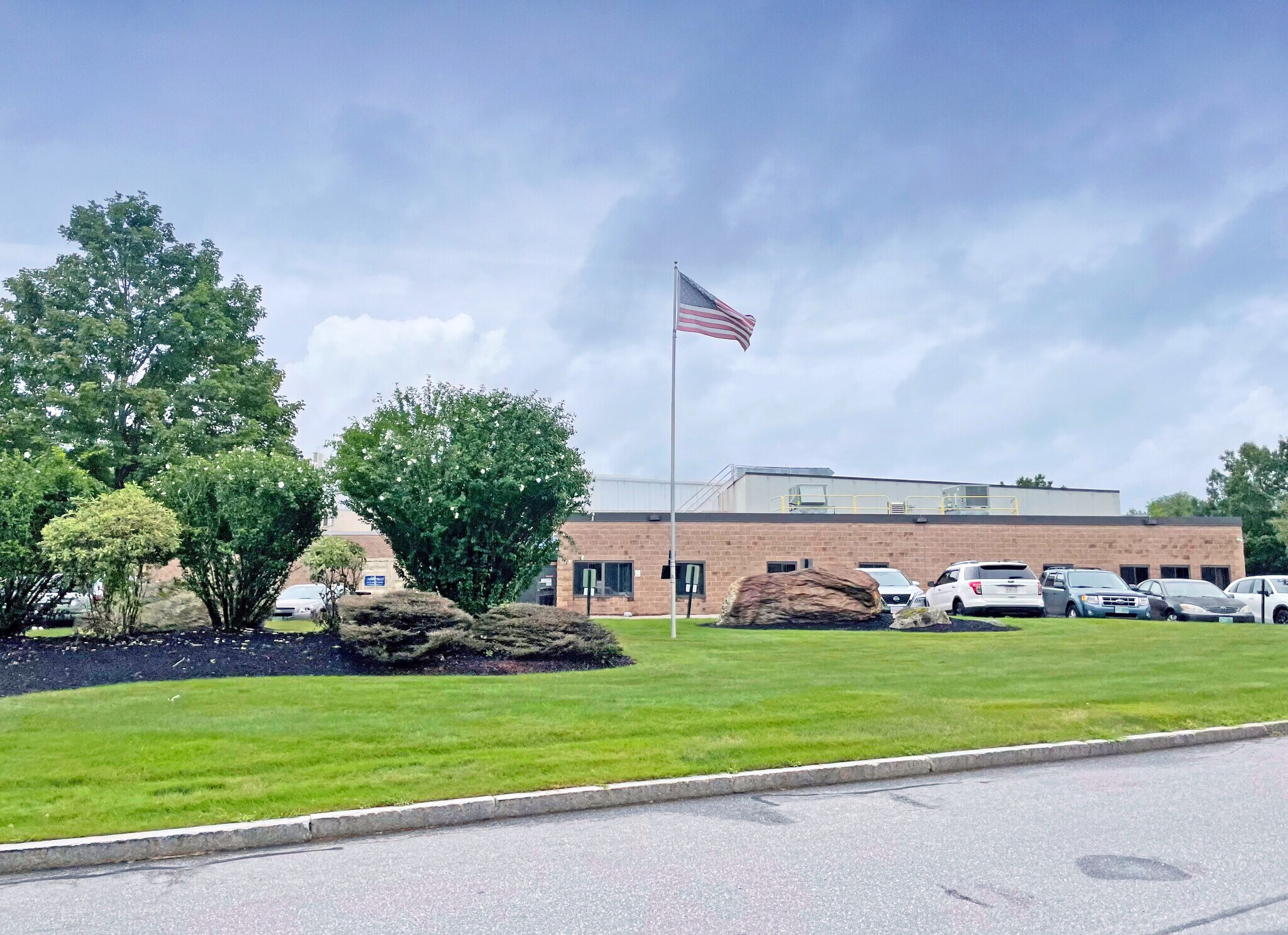 299 Pepsi Rd, Manchester, NH for sale Building Photo- Image 1 of 1