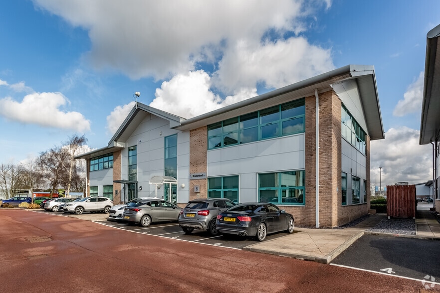 Edward Ct, Altrincham for lease - Primary Photo - Image 1 of 3