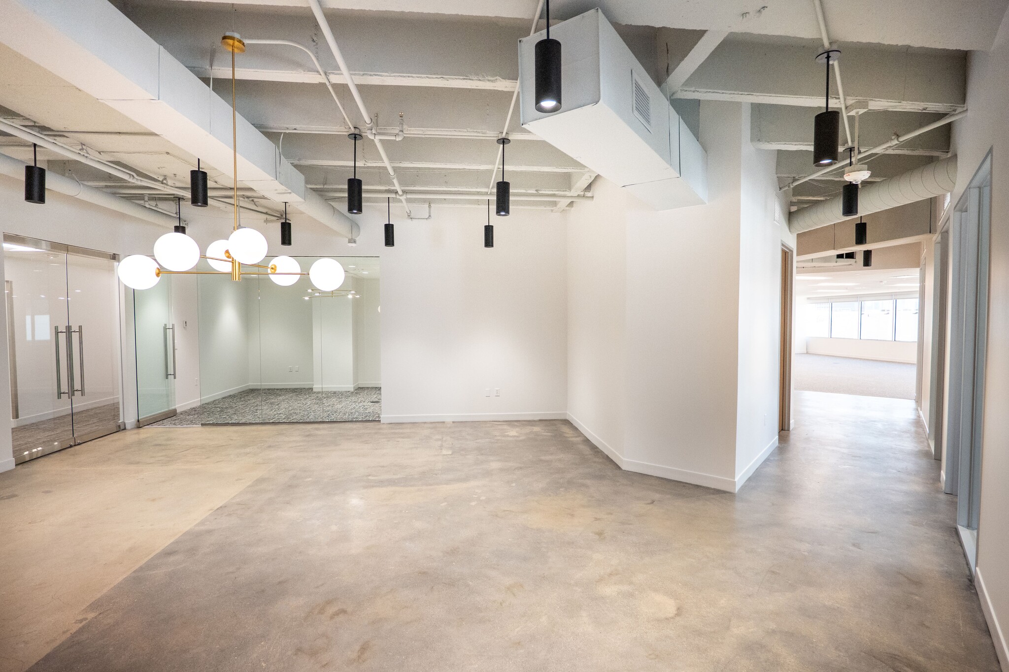 3625 N Hall St, Dallas, TX for lease Interior Photo- Image 1 of 3