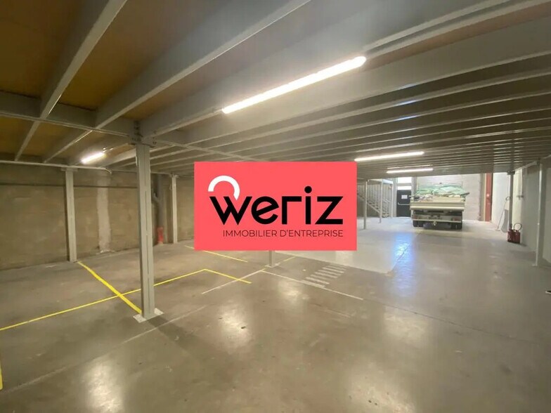 Industrial in Marseille for sale - Building Photo - Image 2 of 12