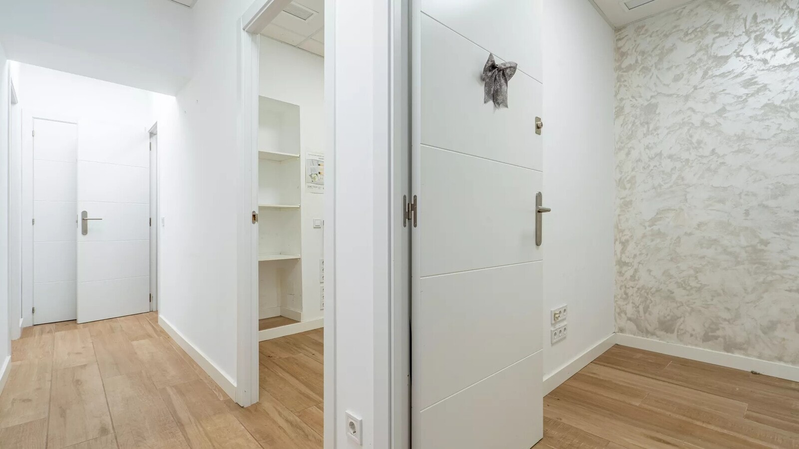 Madrid, MAD 28017 - Unit 1 -  - Interior Photo - Image 1 of 22