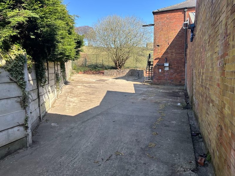 Whitworth Rd, Rochdale for sale - Building Photo - Image 3 of 13