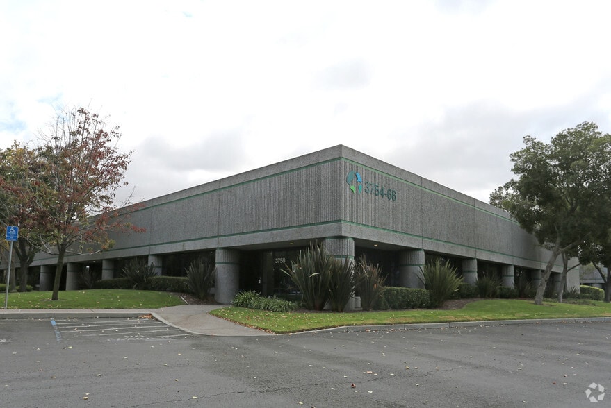 3754-3758 Spinnaker Ct, Fremont, CA for lease - Building Photo - Image 2 of 5