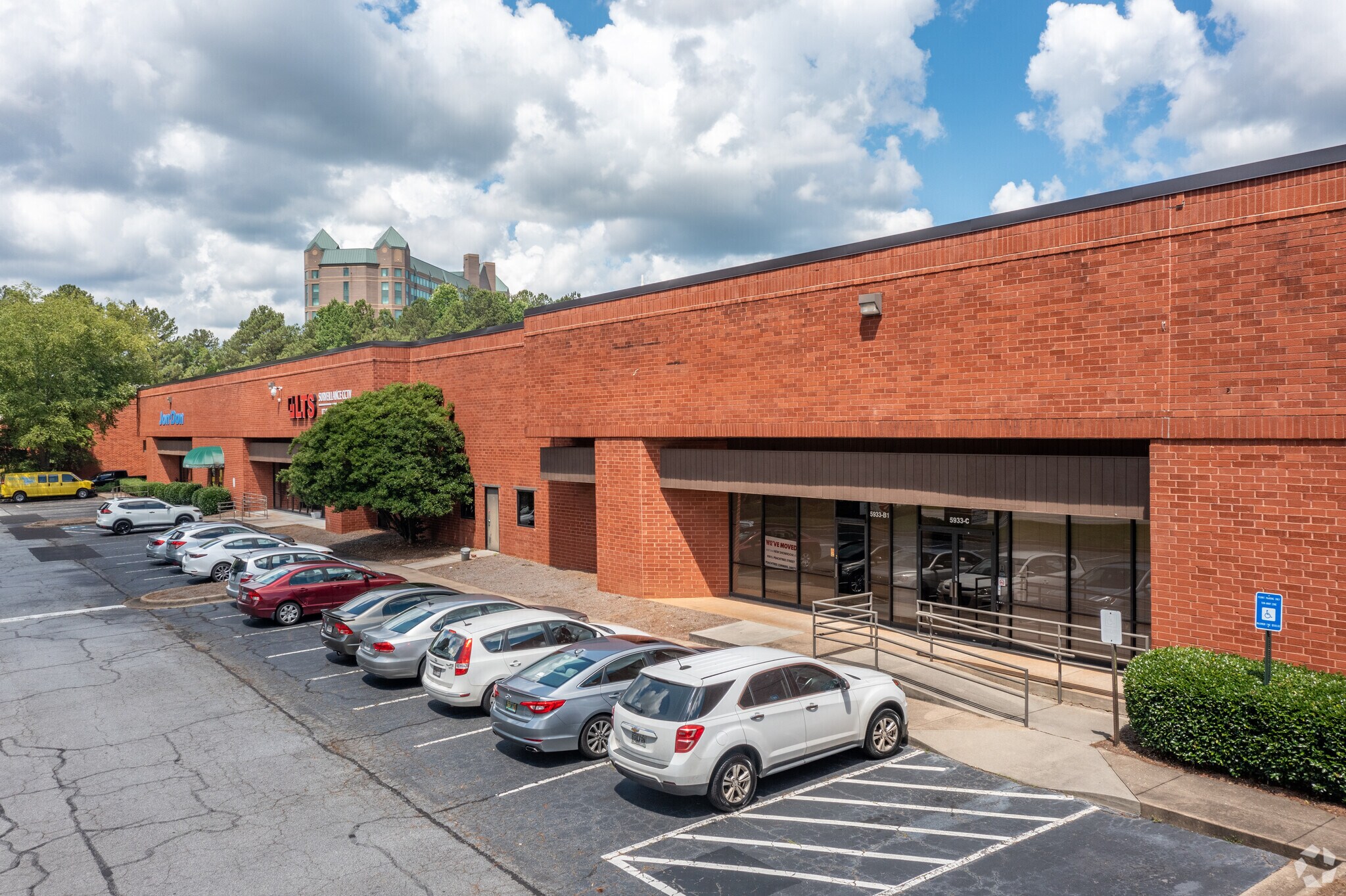 5933 Peachtree Industrial Blvd, Norcross, GA 30092