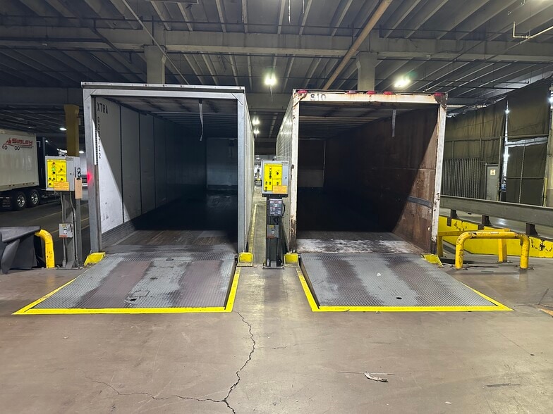 401-449 E Tioga St, Philadelphia, PA for lease - Building Photo - Image 2 of 6