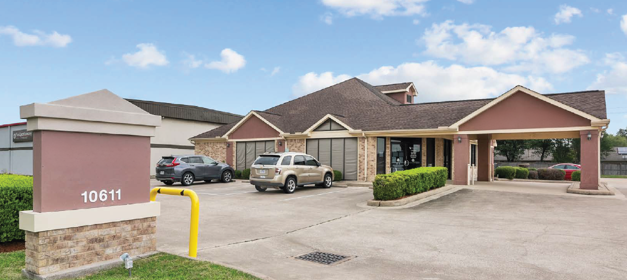 10611 W Fairmont Pky, La Porte, TX for lease Building Photo- Image 1 of 6