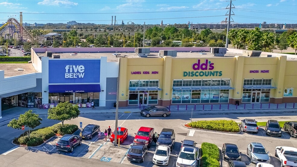 5295 International Dr, Orlando, FL for lease - Building Photo - Image 3 of 9