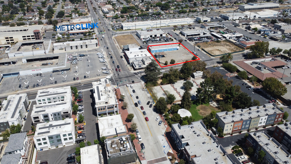 129 E San Bernardino Rd, Covina, CA for lease - Building Photo - Image 1 of 8