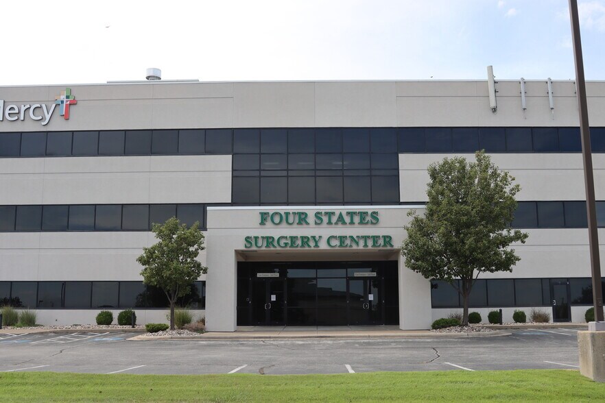 1905 W 32nd St, Joplin, MO for sale - Primary Photo - Image 1 of 1