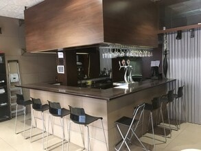 Retail in Vilanova i la Geltrú, Barcelona for lease Interior Photo- Image 2 of 7