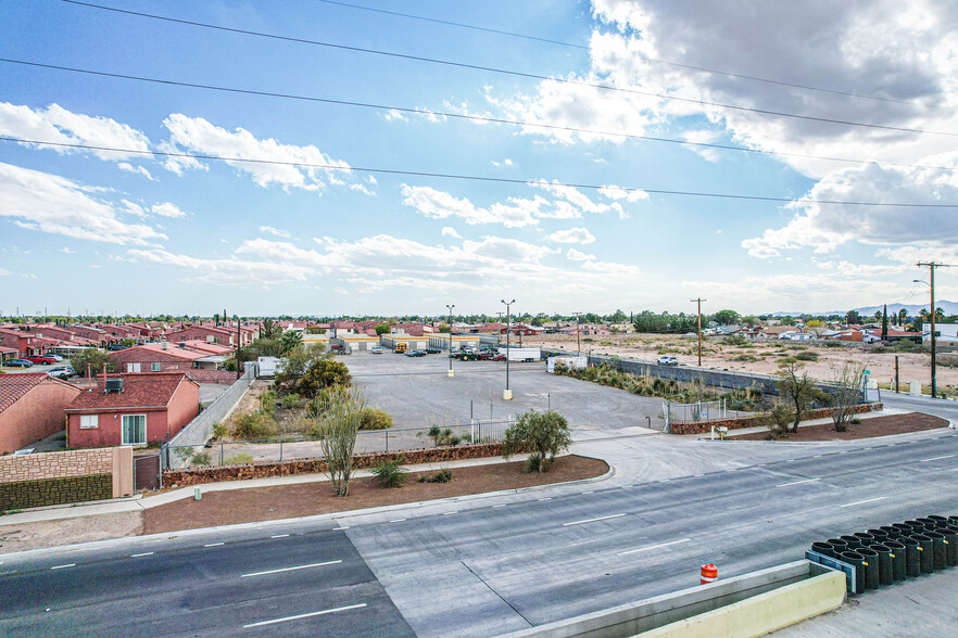 11010 Montana Ave, El Paso, TX for sale - Primary Photo - Image 1 of 11