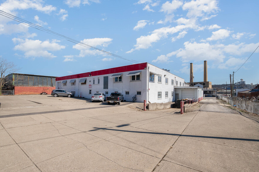 3330 Beekman St, Cincinnati, OH for lease - Building Photo - Image 1 of 7