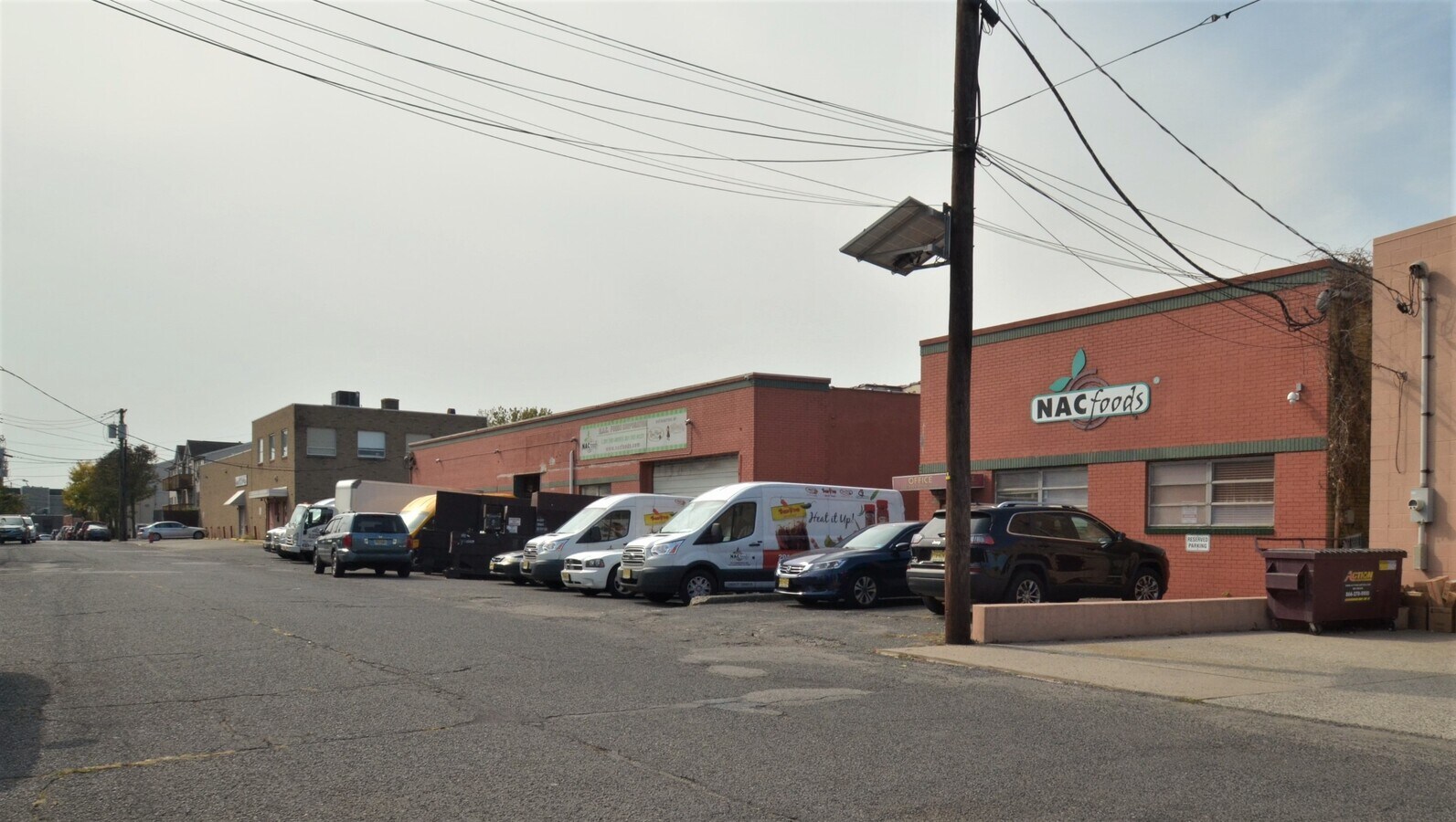 239 Commercial Ave, Palisades Park, NJ 07650