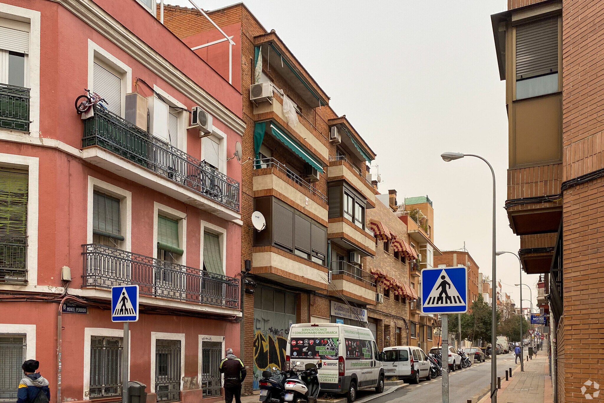 Calle Monte Perdido, 15, Madrid, Madrid for sale Primary Photo- Image 1 of 1