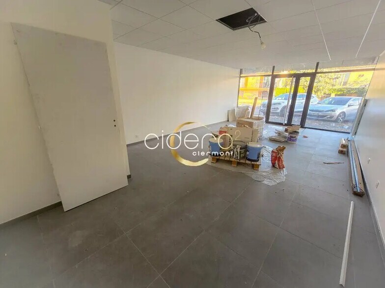 Retail in COURNON-D'AUVERGNE for lease - Interior Photo - Image 3 of 9