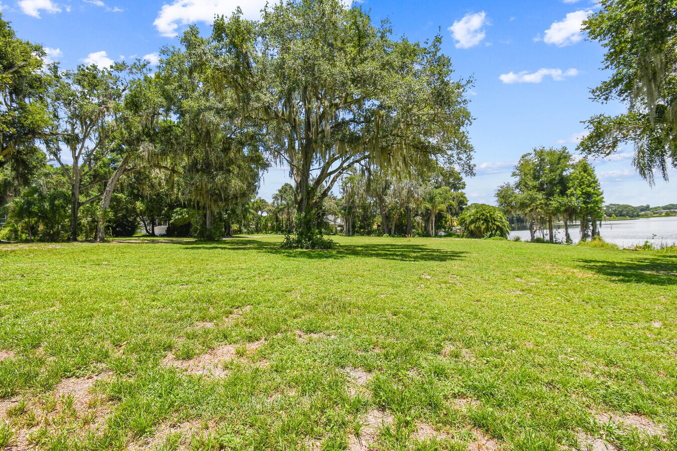 1000 Lake Otis, Winter Haven, FL 33880