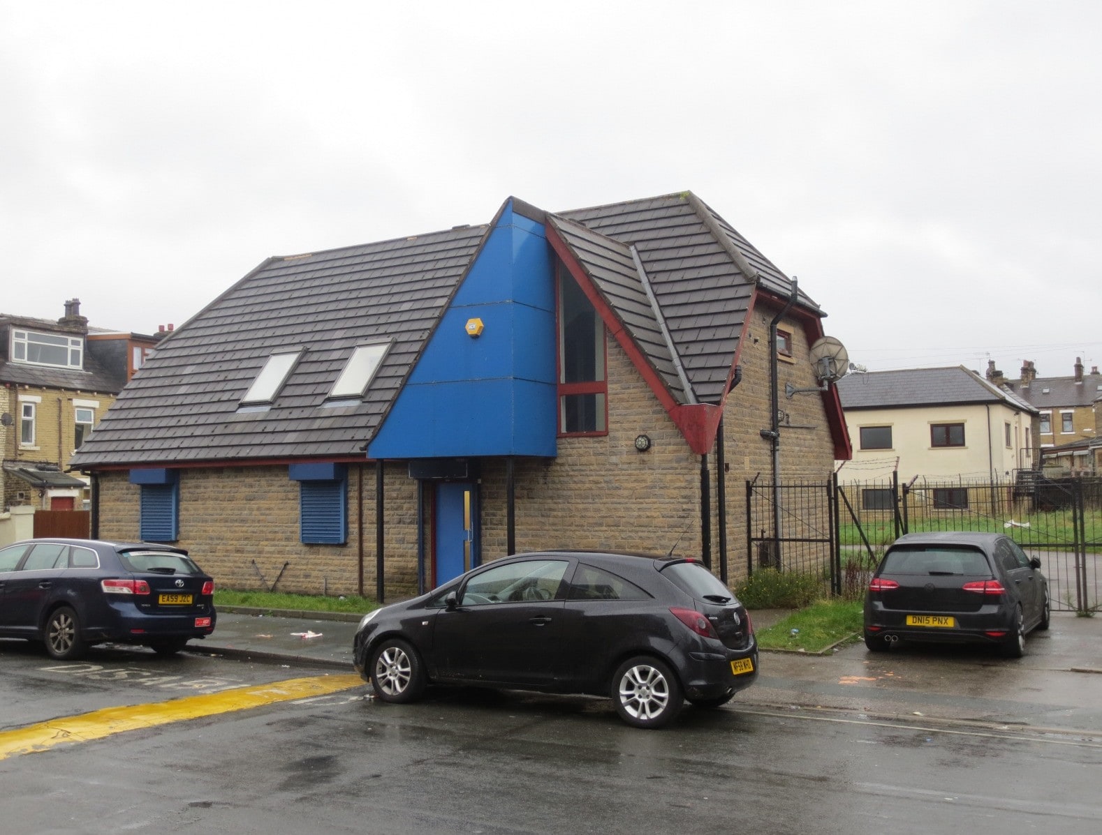 157 Woodhead Rd, Bradford for sale Primary Photo- Image 1 of 1