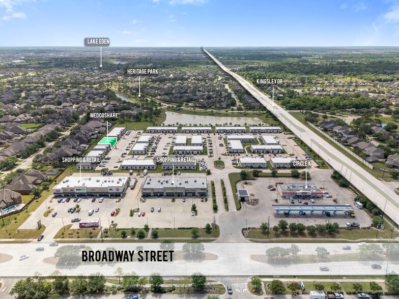 3129 Kingsley Dr, Pearland, TX for lease - Building Photo - Image 1 of 40