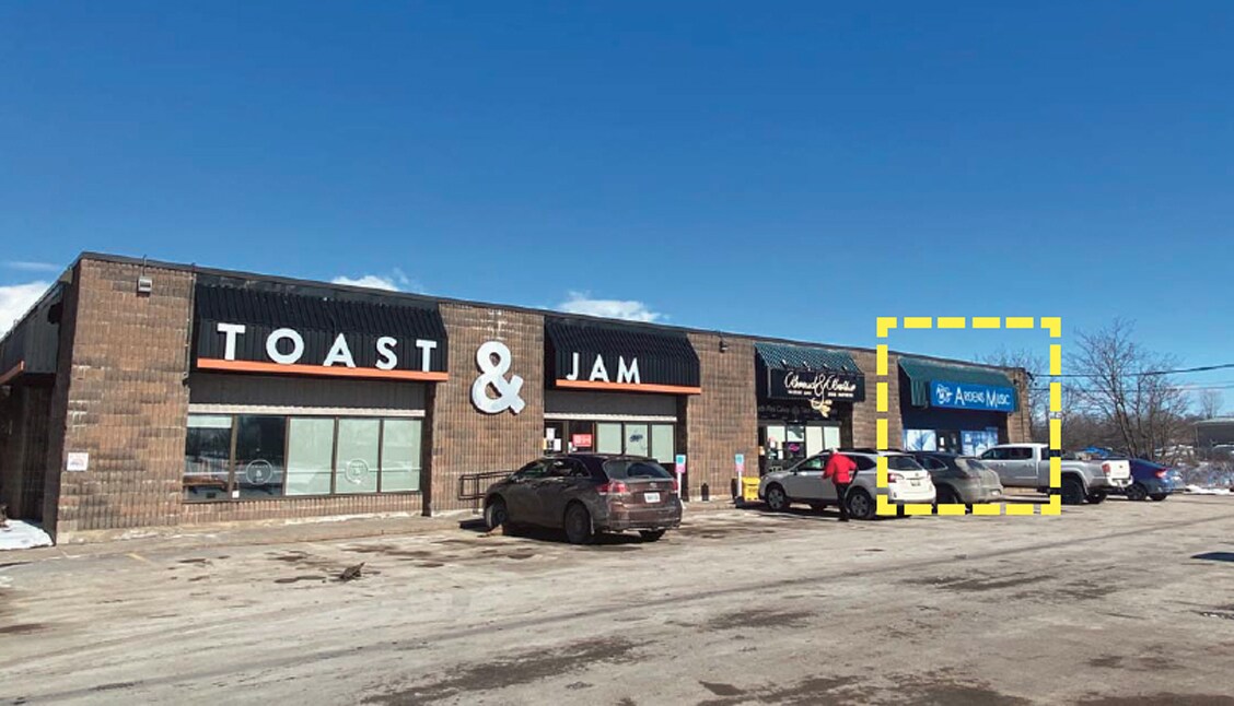 1530 Bath Rd, Kingston, ON K7M 4X6