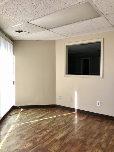 3400 NW Vivion Rd, Riverside, MO for lease - Other - Image 2 of 14