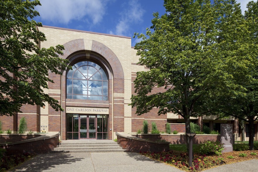 1 Carlson Pky, Plymouth, MN for lease - Building Photo - Image 1 of 1