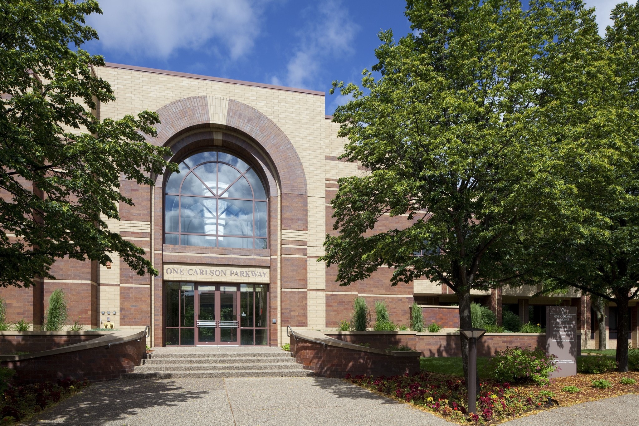 1 Carlson Pky, Plymouth, MN for lease Building Photo- Image 1 of 2