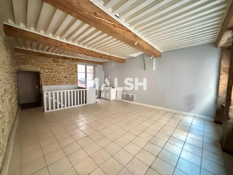 Office in Lyon for lease - Interior Photo - Image 3 of 5