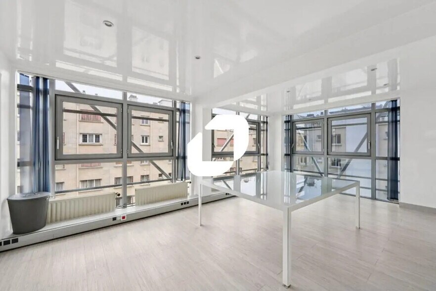 Office in Paris for sale - Building Photo - Image 2 of 5
