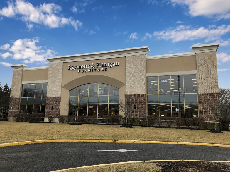 1606 Highway 35, Oakhurst, NJ for sale - Primary Photo - Image 1 of 1