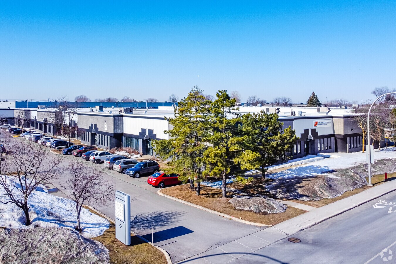 55505750 Boul Thimens, SaintLaurent, QC H4R 2K9 Industrial for