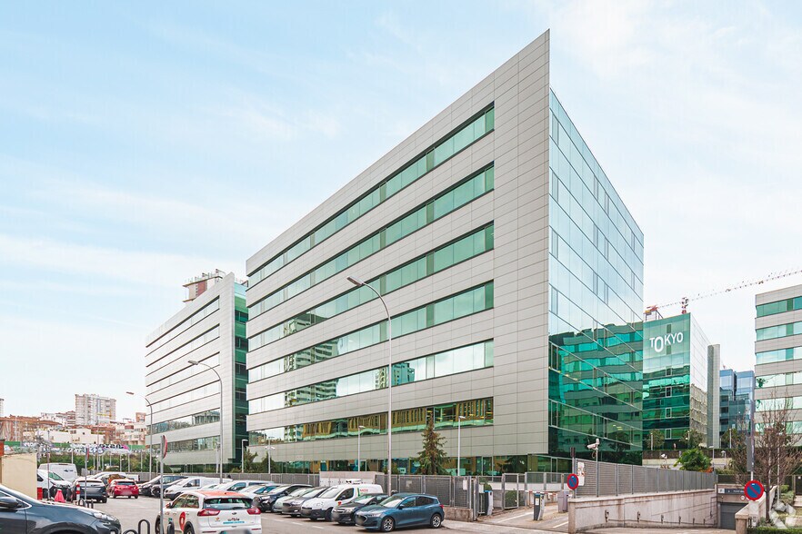 Avenida de Manoteras, 20D, Madrid, Madrid for lease - Building Photo - Image 2 of 3