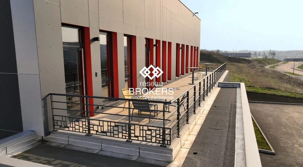 Office in Besançon for sale - Building Photo - Image 3 of 6