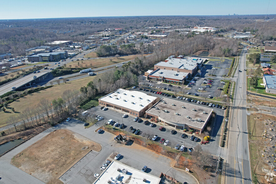 853 Old Winston Rd, Kernersville, NC for lease - Building Photo - Image 3 of 13