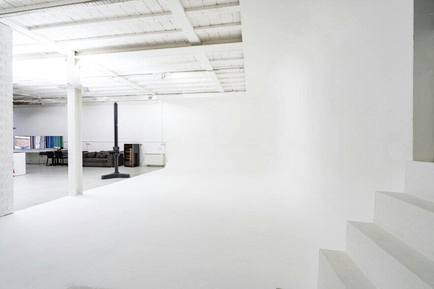 1-1A Cullen Way, London for lease - Building Photo - Image 2 of 6