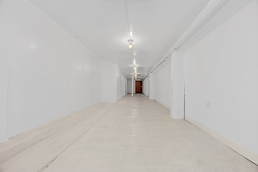 126 W 25th St, New York, NY for lease - Building Photo - Image 3 of 6