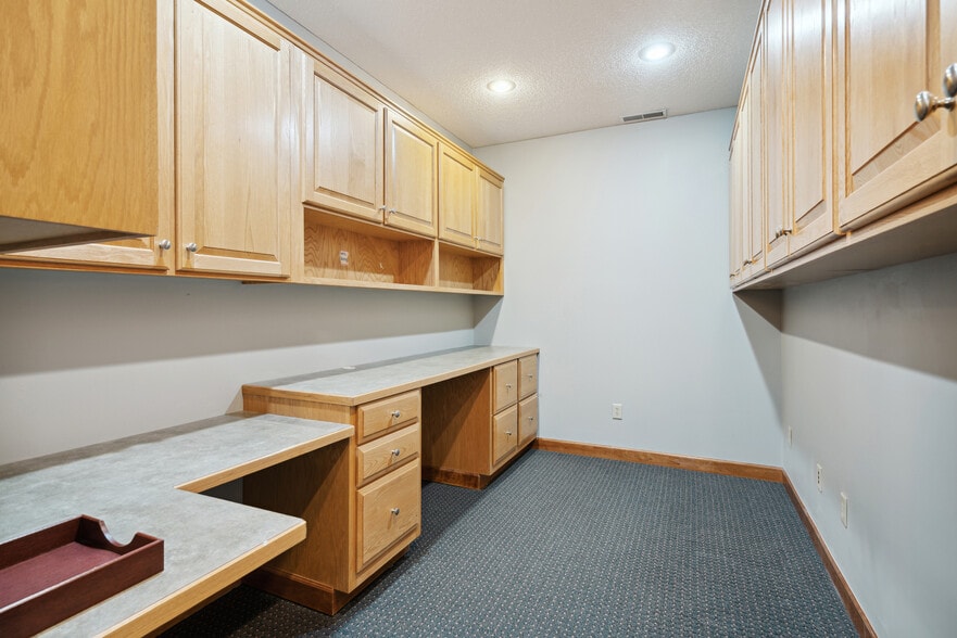 11210-11214 86th Ave N, Maple Grove, MN for sale - Interior Photo - Image 2 of 29