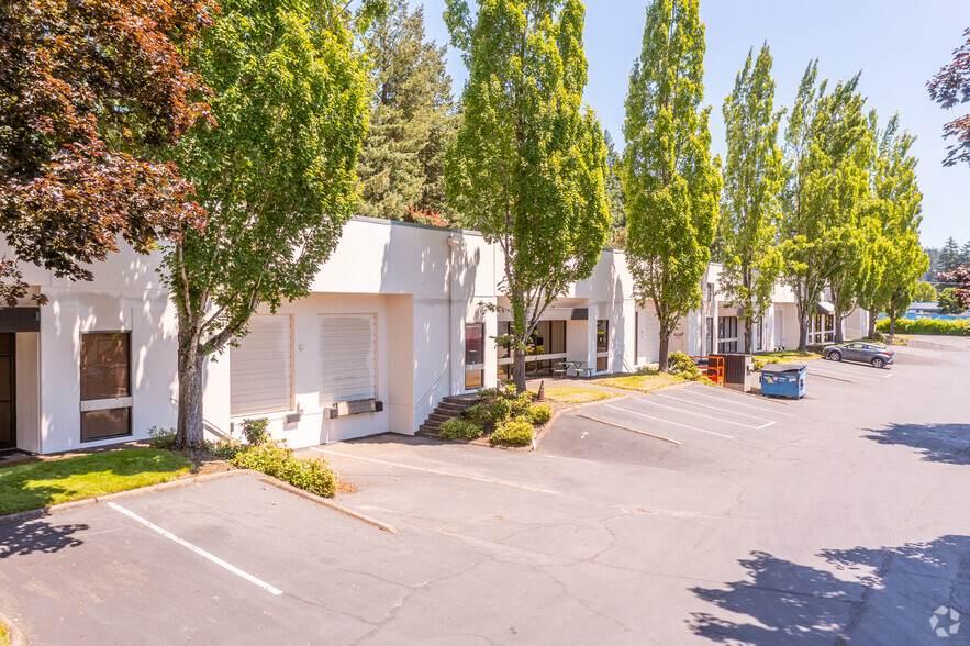 9775 SW Commerce Cir, Wilsonville, OR for lease - Building Photo - Image 2 of 9