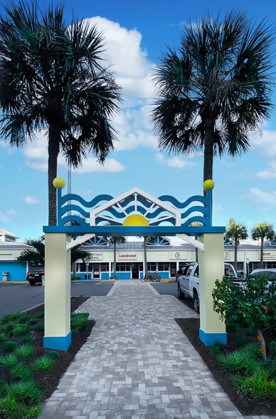 14995 Gulf Blvd, Madeira Beach, FL for lease - Building Photo - Image 2 of 8