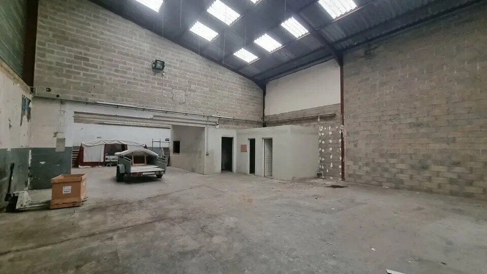 1 Route D'Ozoir, Roissy-en-Brie for lease Interior Photo- Image 1 of 43