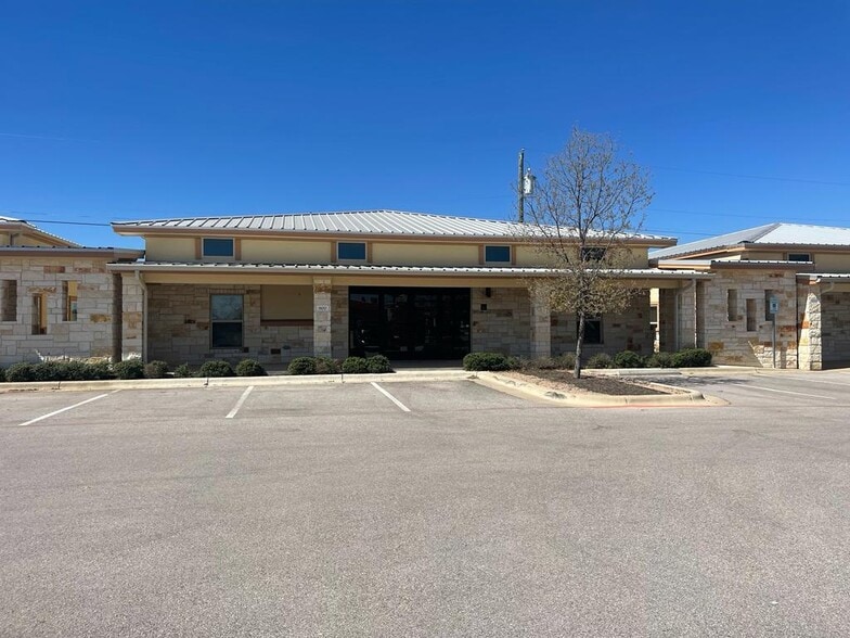 3001 Joe Dimaggio Blvd, Round Rock, TX for sale - Building Photo - Image 2 of 38