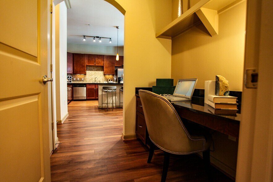 6363 San Felipe St, Houston, TX for sale - Building Photo - Image 1 of 1