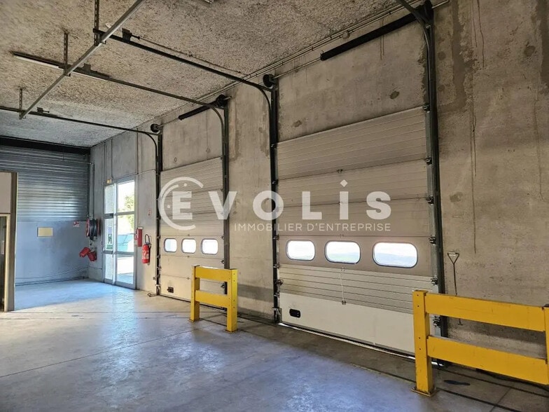 Industrial in Wissous for lease - Building Photo - Image 3 of 9