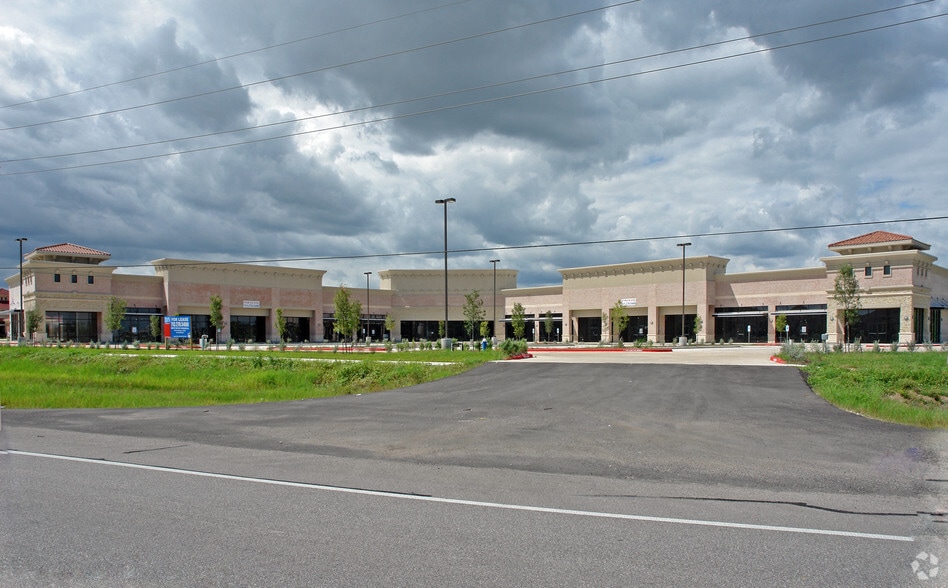 11901 Shadow Creek Pky, Pearland, TX for lease - Building Photo - Image 2 of 5
