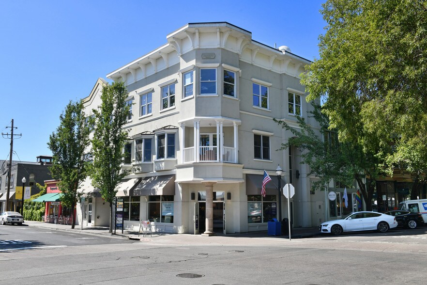 118 Matheson St, Healdsburg, CA 95448